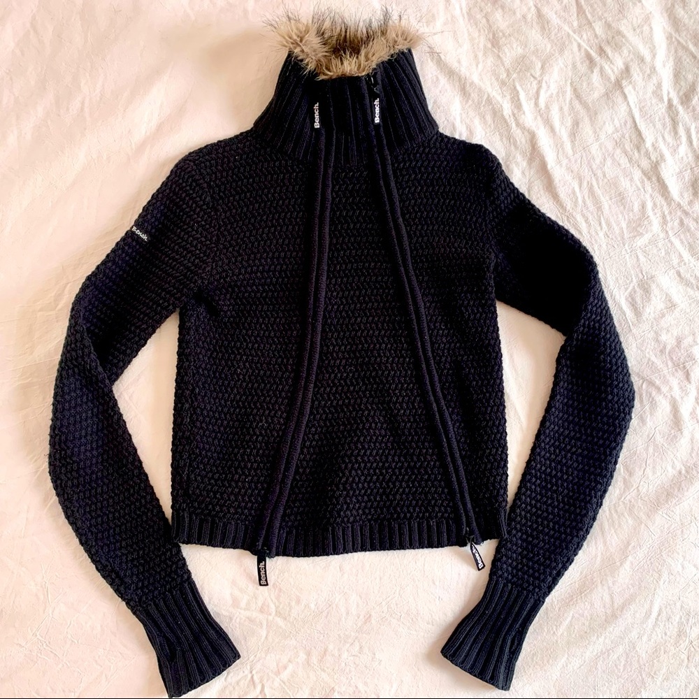 BRAND: Bench SIZE: Small COLOR: Navy Blue